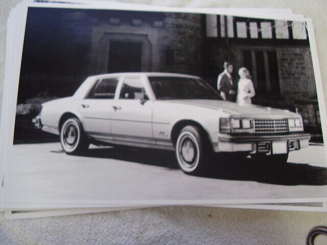 1976 CADILLAC  SEVILLE   11 X 17  PHOTO   PICTURE