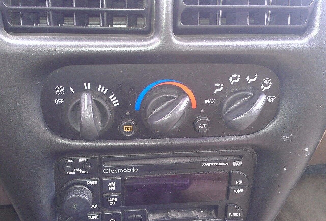 95-97 Oldsmobile Cutlass Supreme CLIMATE CONTROL KNOB SET Heater AC fan Olds 
