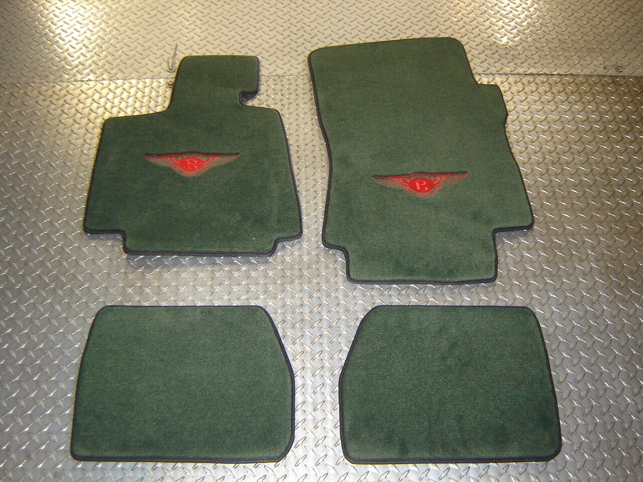 BENTLEY AZURE 2008 GREEN WITH RED WINGS AND BLACK BINDING FLOOR MAT SET 4PCS