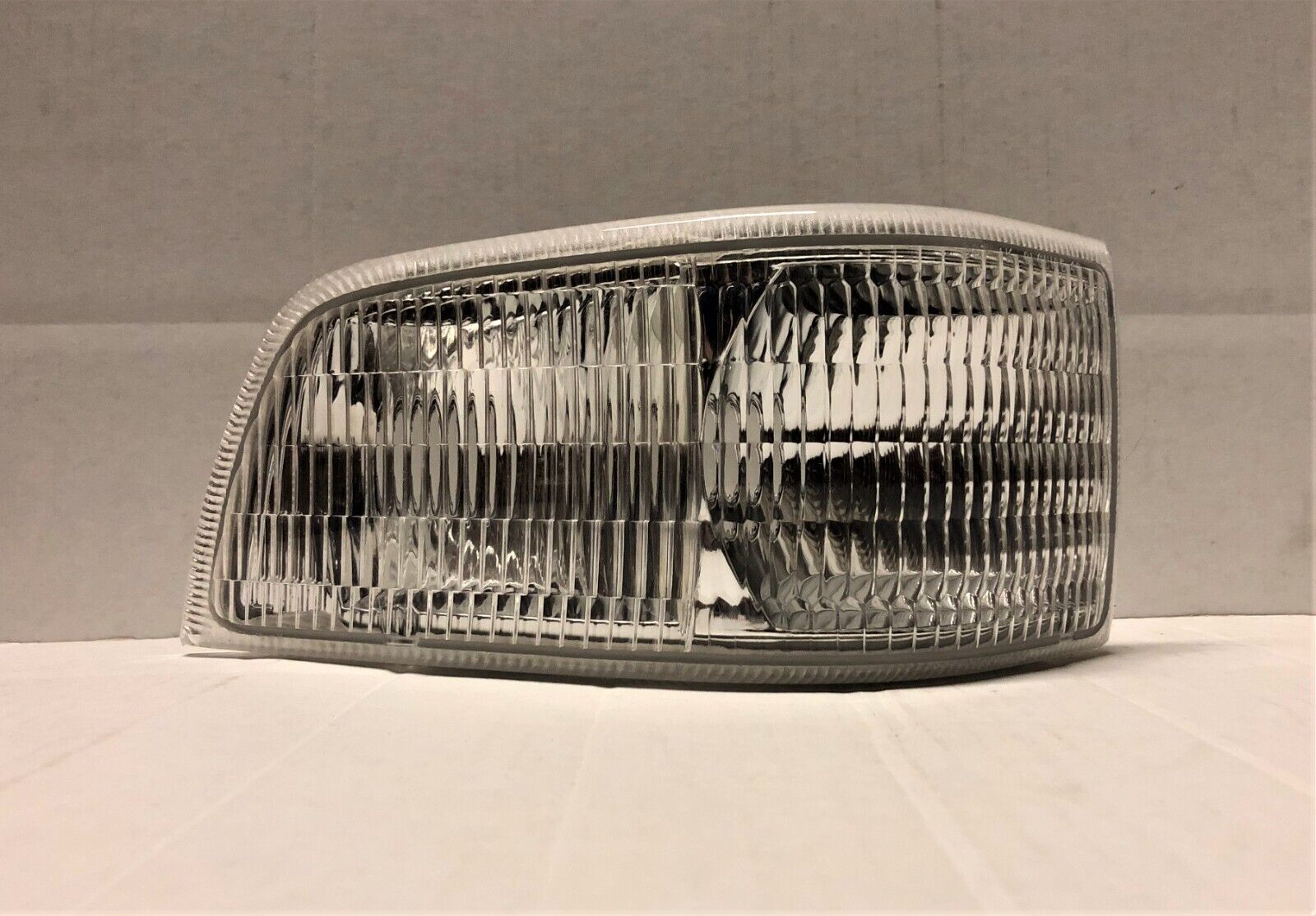 GM Corner Lamp Assembly #5975840 - Buick Roadmaster ('92-'96) - Passenger Side
