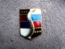 VTG  1947 1948 1949 Studebaker Commander Hood Emblem Center INSERT OEM GOLD picture