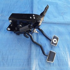 FORD.67,68 MUSTANG.RECONDITIONED OEM CLUTCH AND POWER DISC BRAKE PEDAL ASSEMBLY. picture