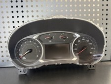 2016 Chevrolet Malibu Speedometer Instrument Cluster Gauges 84031638  picture