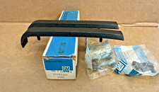 1976-1977 OLDSMOBILE CUTLASS 442 FRONT BUMPER GUARD INSERT PAD SET GM 553306 (2) picture