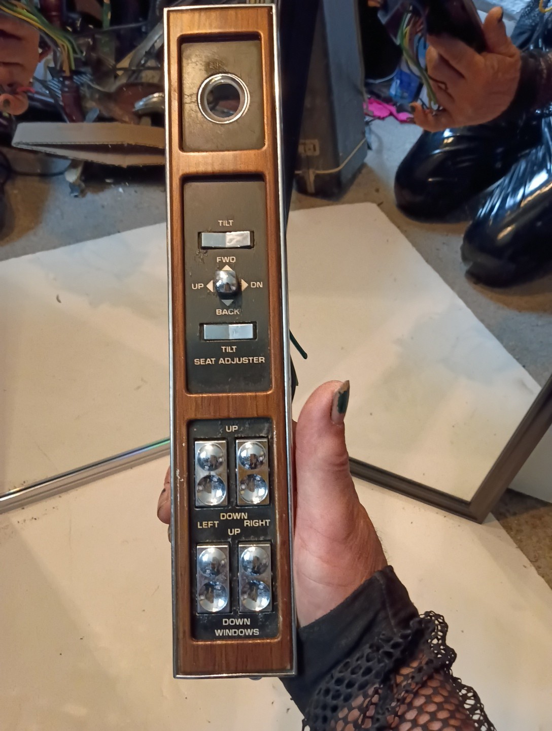 1990 OLDSMOBILE NINETY-EIGHT MASTER WINDOW CONTROL PANEL