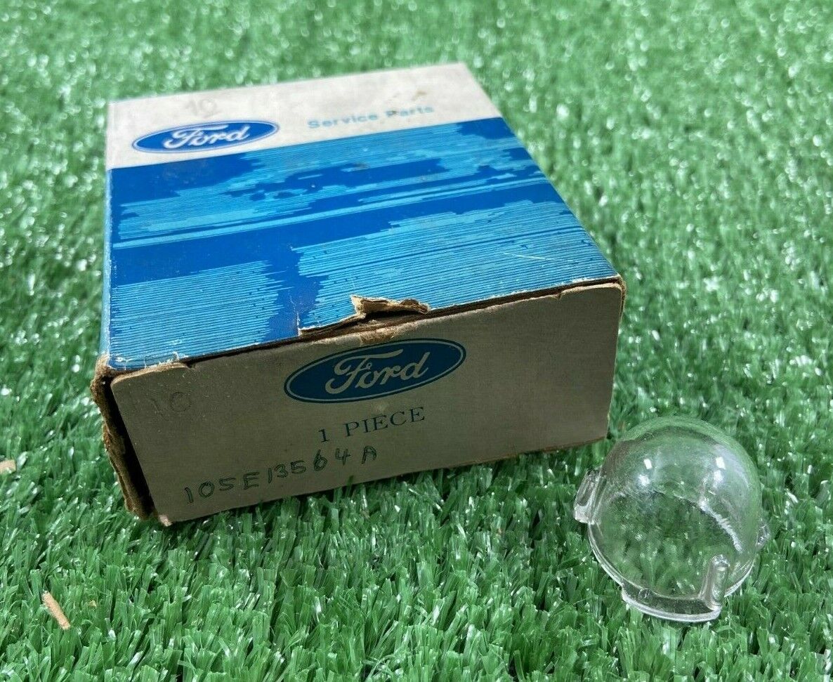 Ford Anglia Lens (rear licence plate lamp) NOS #105E-13564A