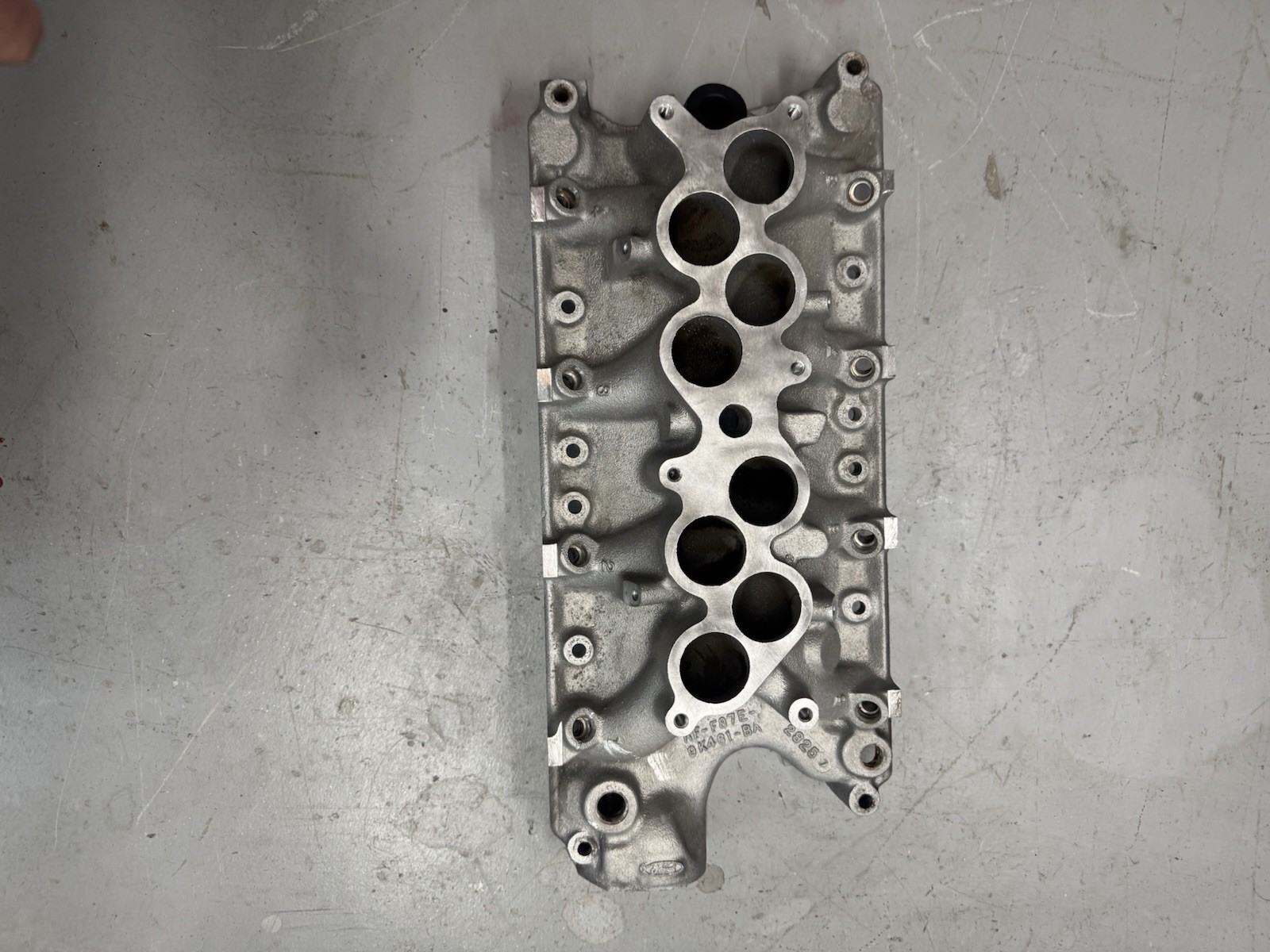 Ford GT40 Lower Intake Manifold F87E-9K461-BA Very Good Condition