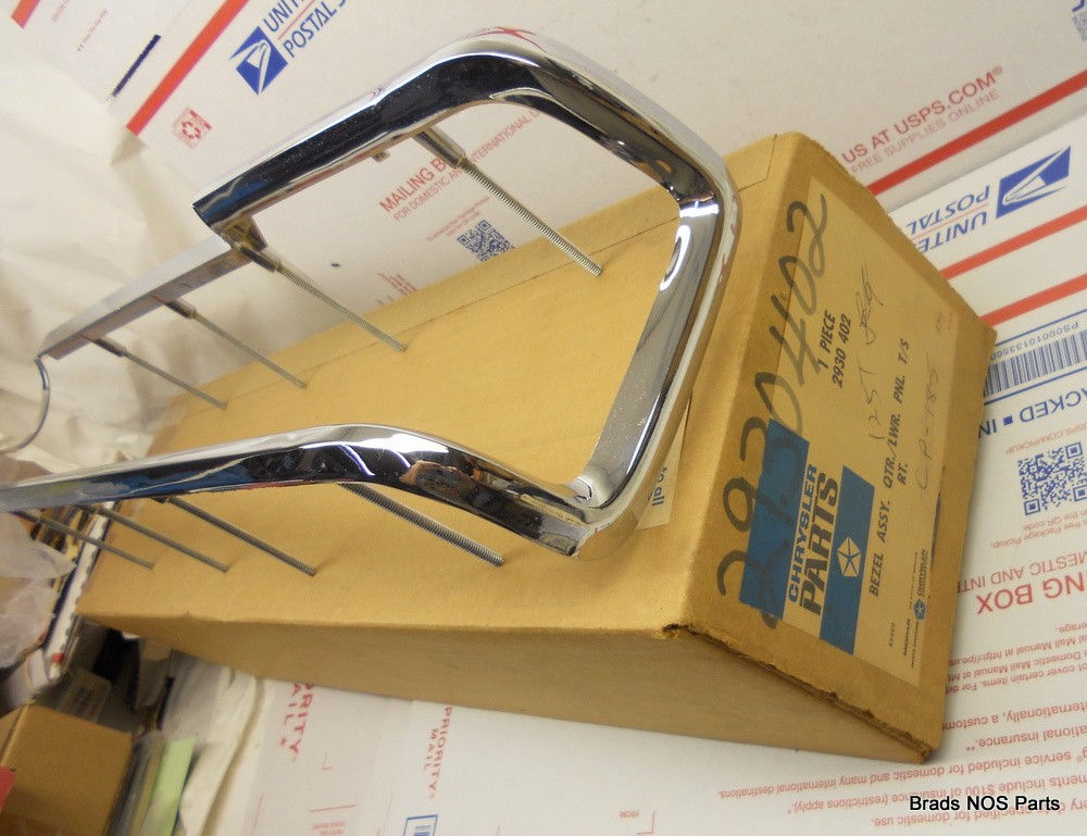 NOS Mopar 1969 Plymouth Fury III Sport Fury VIP RH TAILLAMP CHROME BEZEL 2930402