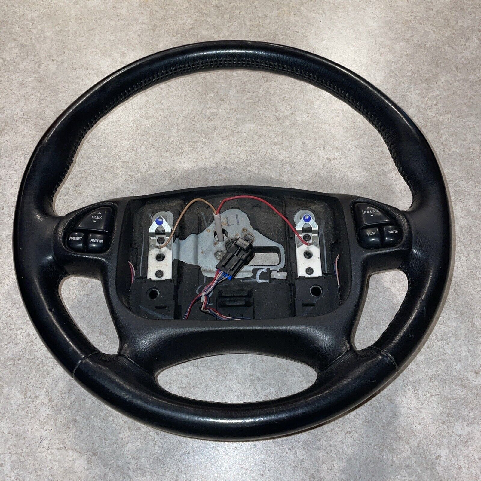 1995 1999 Chevrolet Monte Carlo Steering Wheel Leather w/ Radio Controls NO BAG