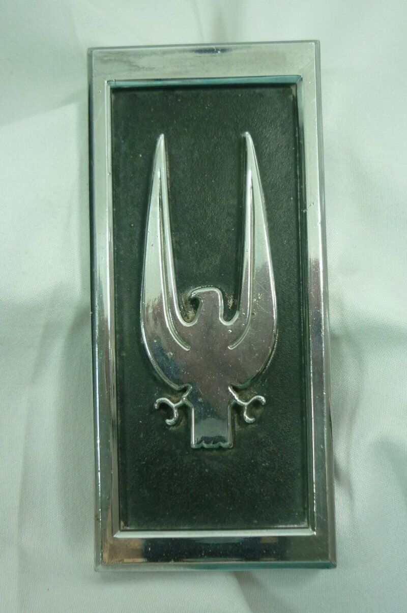 Studebaker Hawk Emblem 1362171 20I059