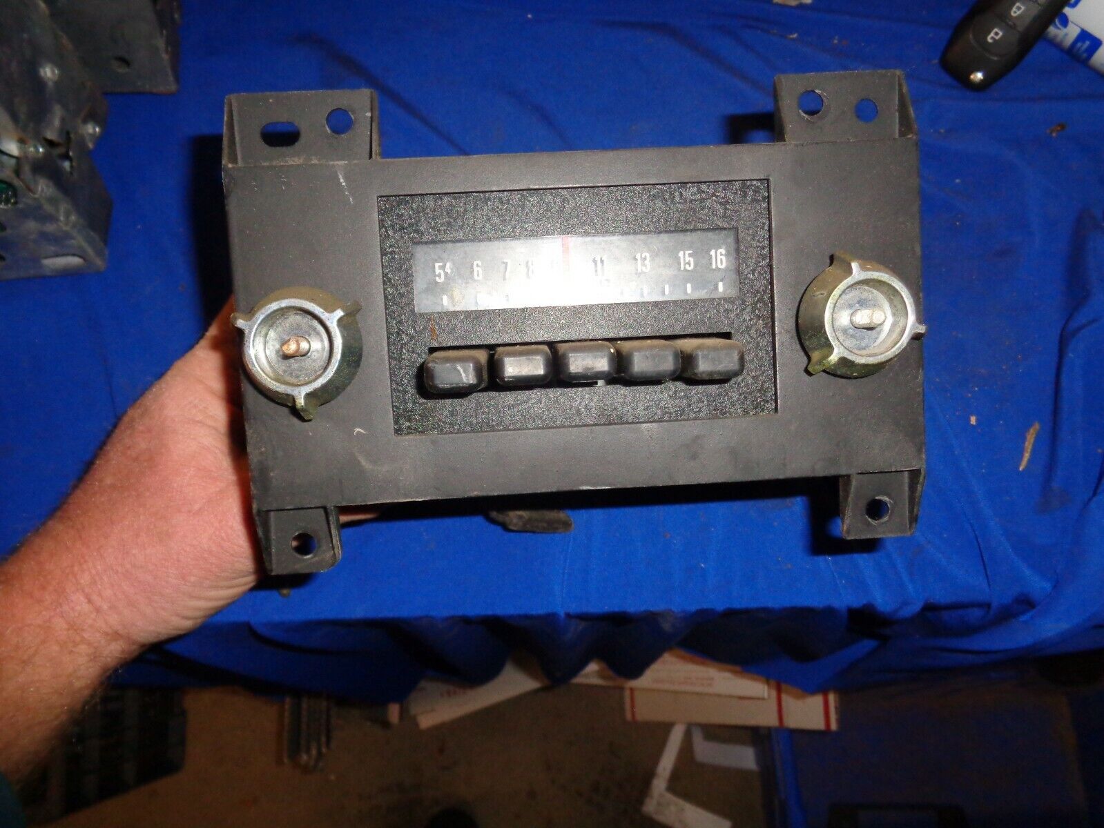 1976 ford granada   radio  untested stored inside  a