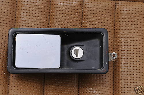 TRIUMPH TR7 EXTERIOR DOOR HANDLE