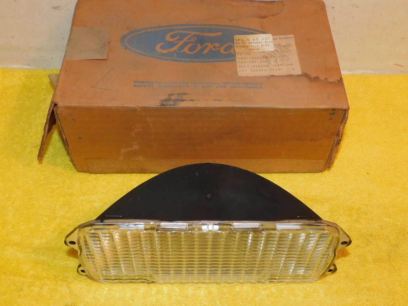 1978 1979 1980 1981 Mercury Monarch Ghia NOS FRONT PARKING LAMP ASSEMBLY