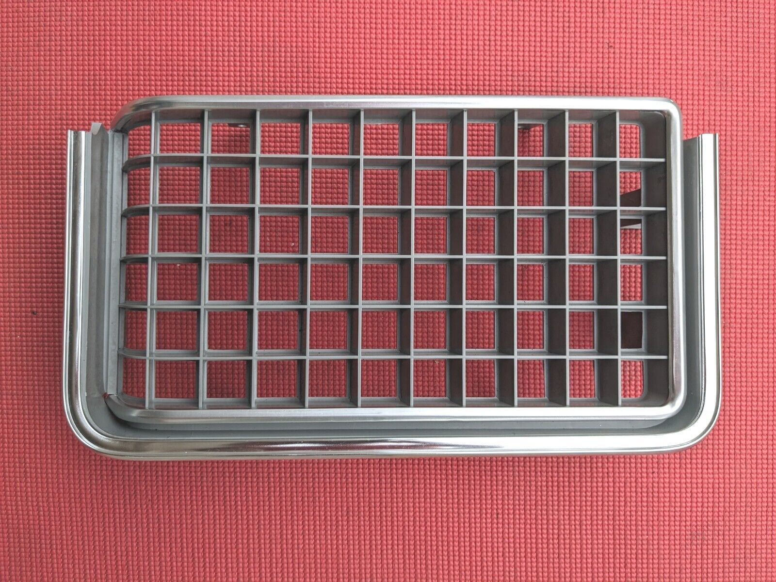 1972 Oldsmobile Cutlass Supreme NOS R/H Front Grill # 410674
