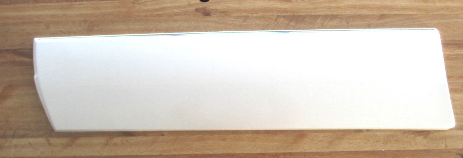 1992-93 CADILLAC SEVILLE LH FRONT LOWER DOOR MOLDING WHITE DIAMOND