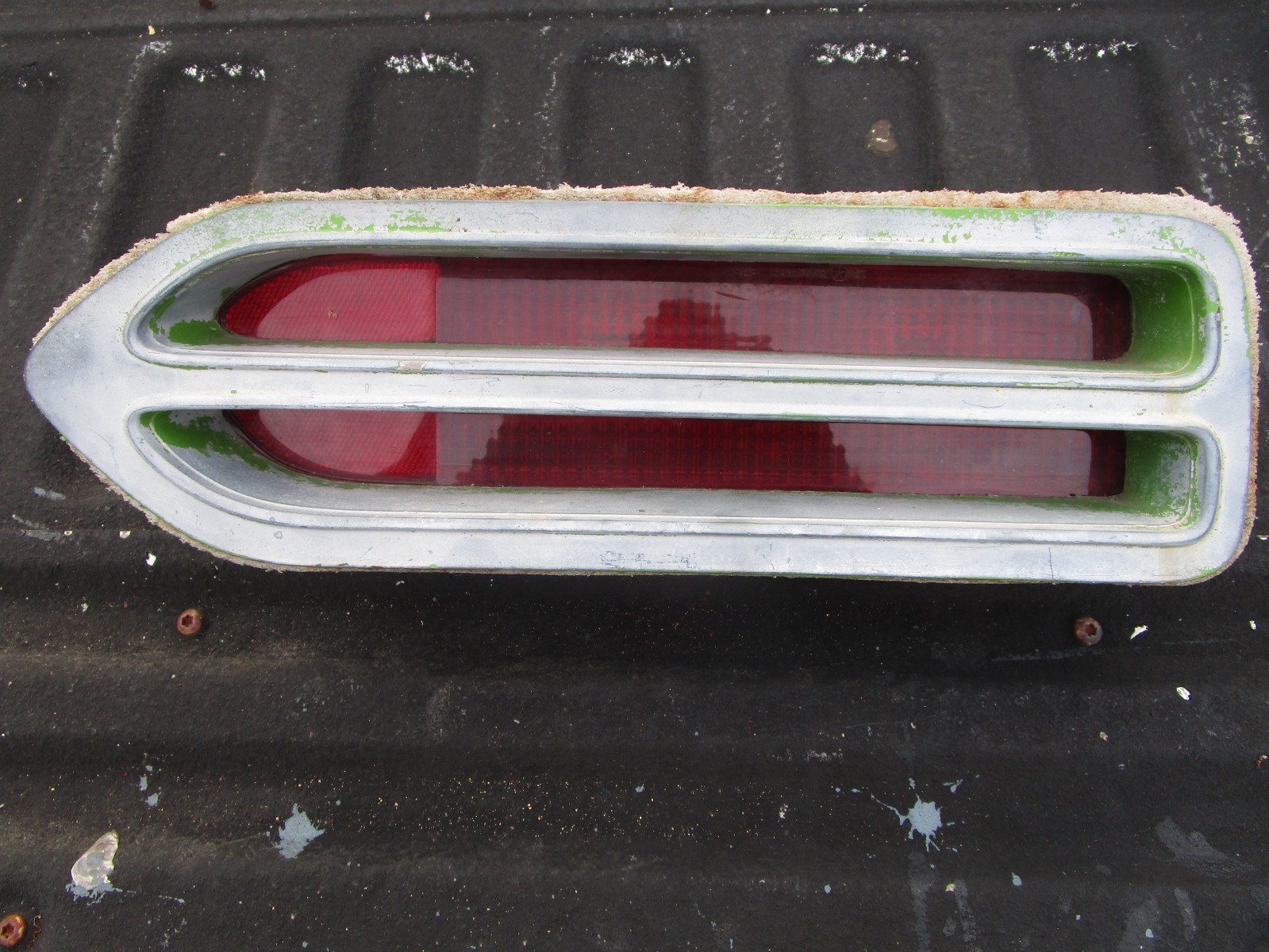 1970 Plymouth Roadrunner, GTX, Superbird RH tail light 3403338
