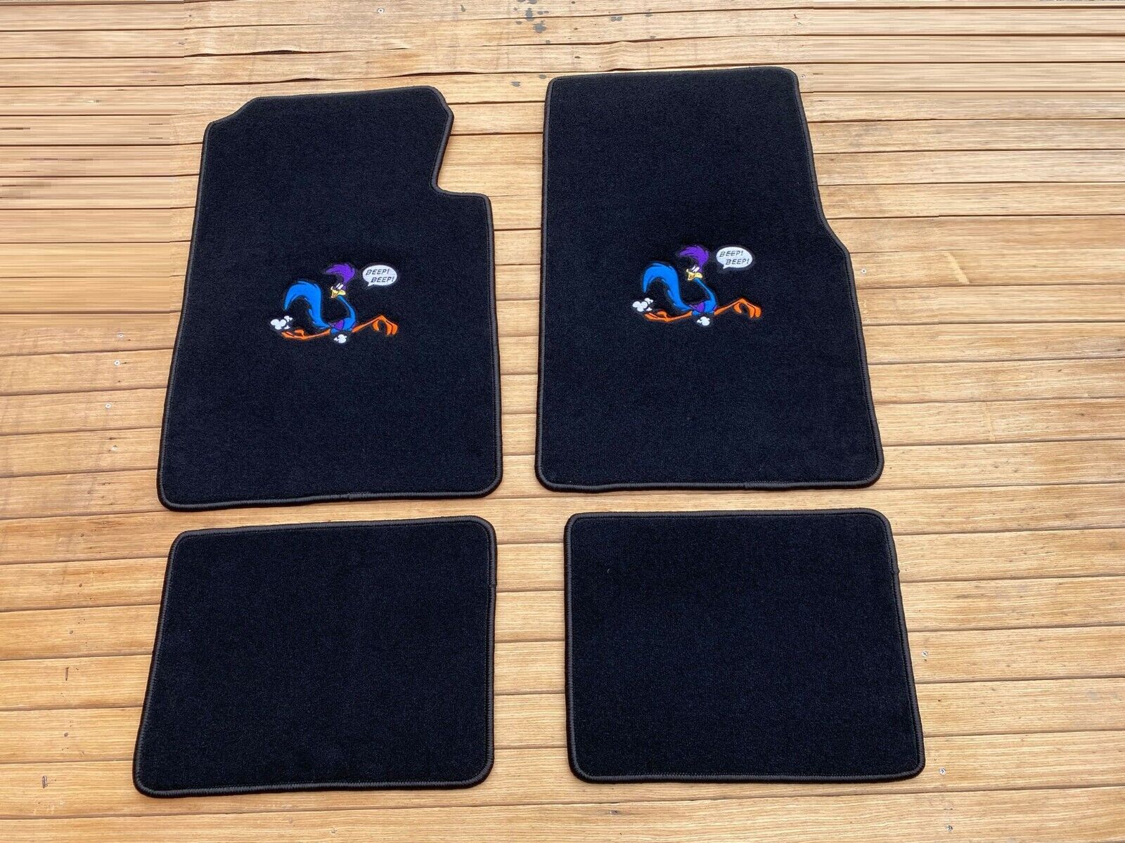 For Plymouth Road Runner Beep Beep Floor Mats Black 4pcs All embroidery 1968-75