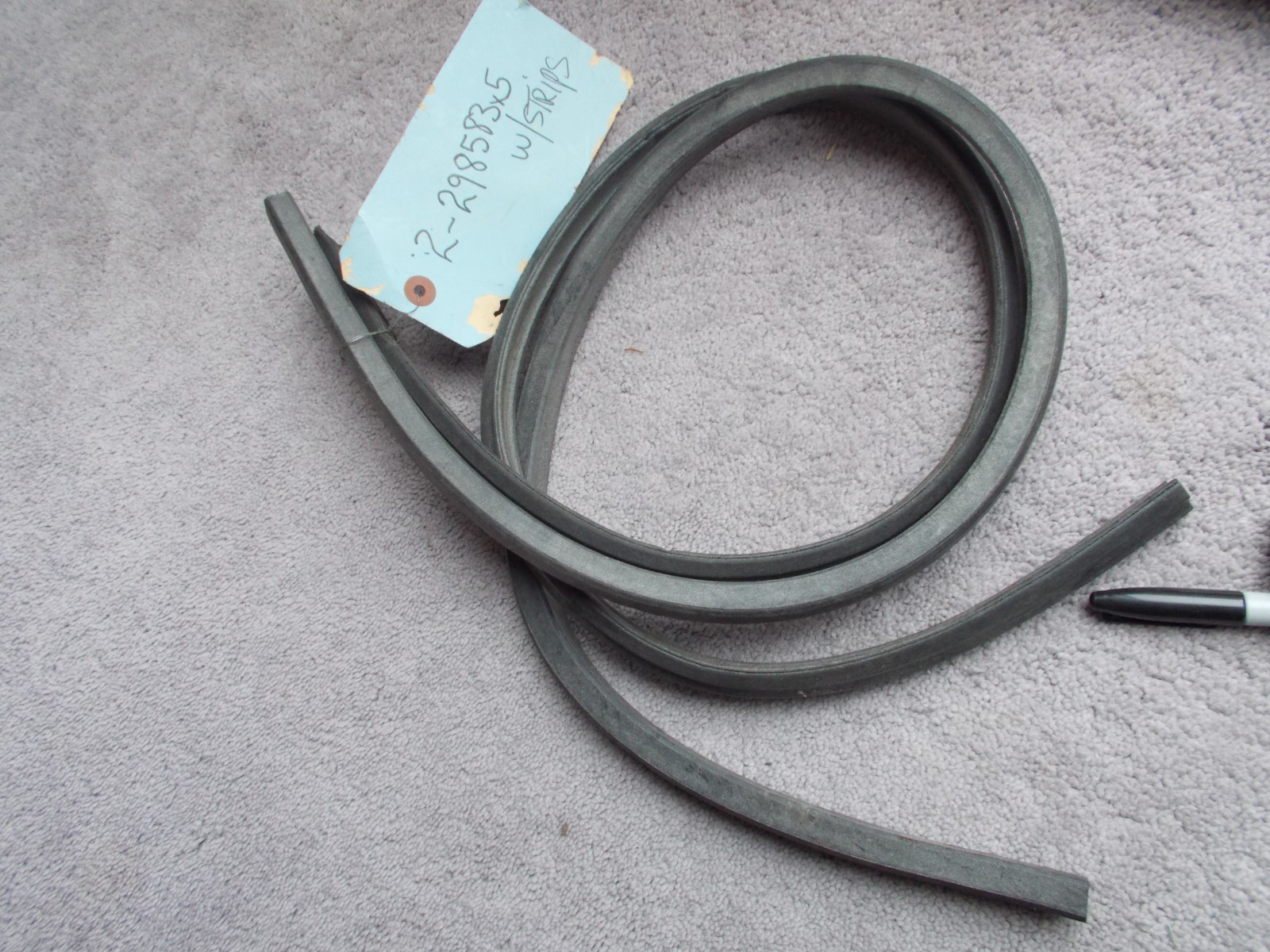 NOS Door SILL ROCKER PANEL STUDEBAKER C&K  COUPE HAWK 2985835 Weatherstrip Pair