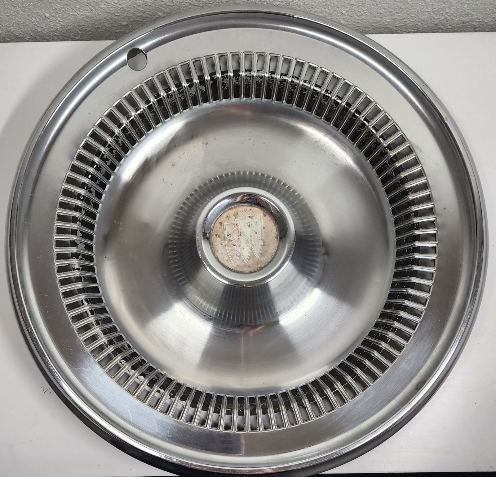 VINTAGE 1973  BUICK APOLLO REGAL ORIGINAL OEM HUBCAP WHEEL COVER G1