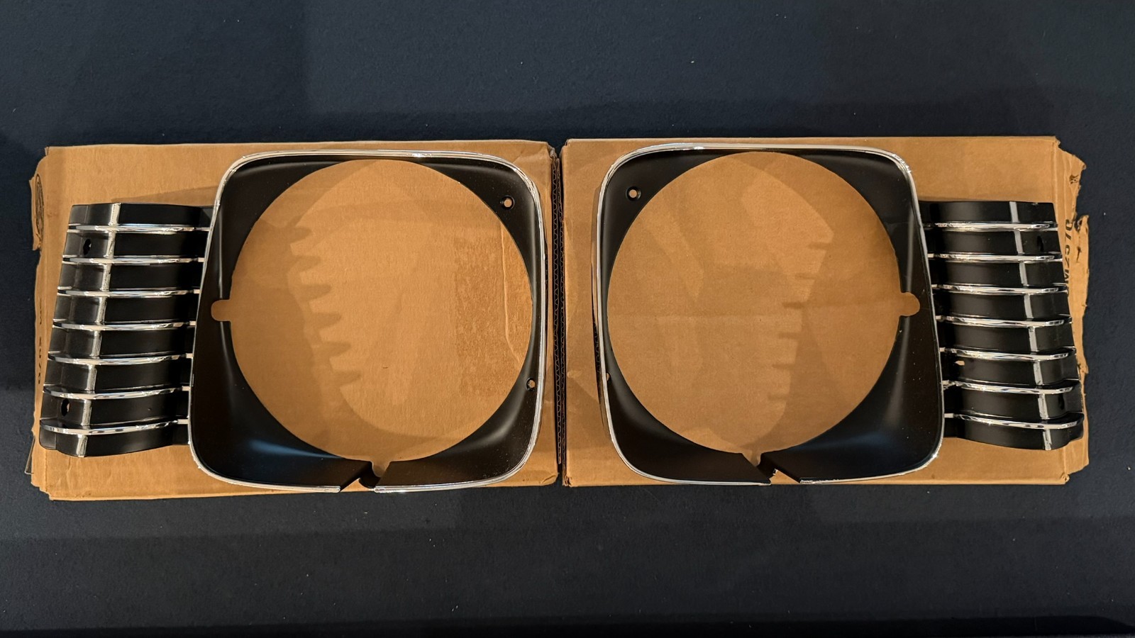 NOS GM 69 70 71 72 CHEVY NOVA HEADLIGHT BEZEL 3949789 3949790 HEAD LIGHT DOOR SS