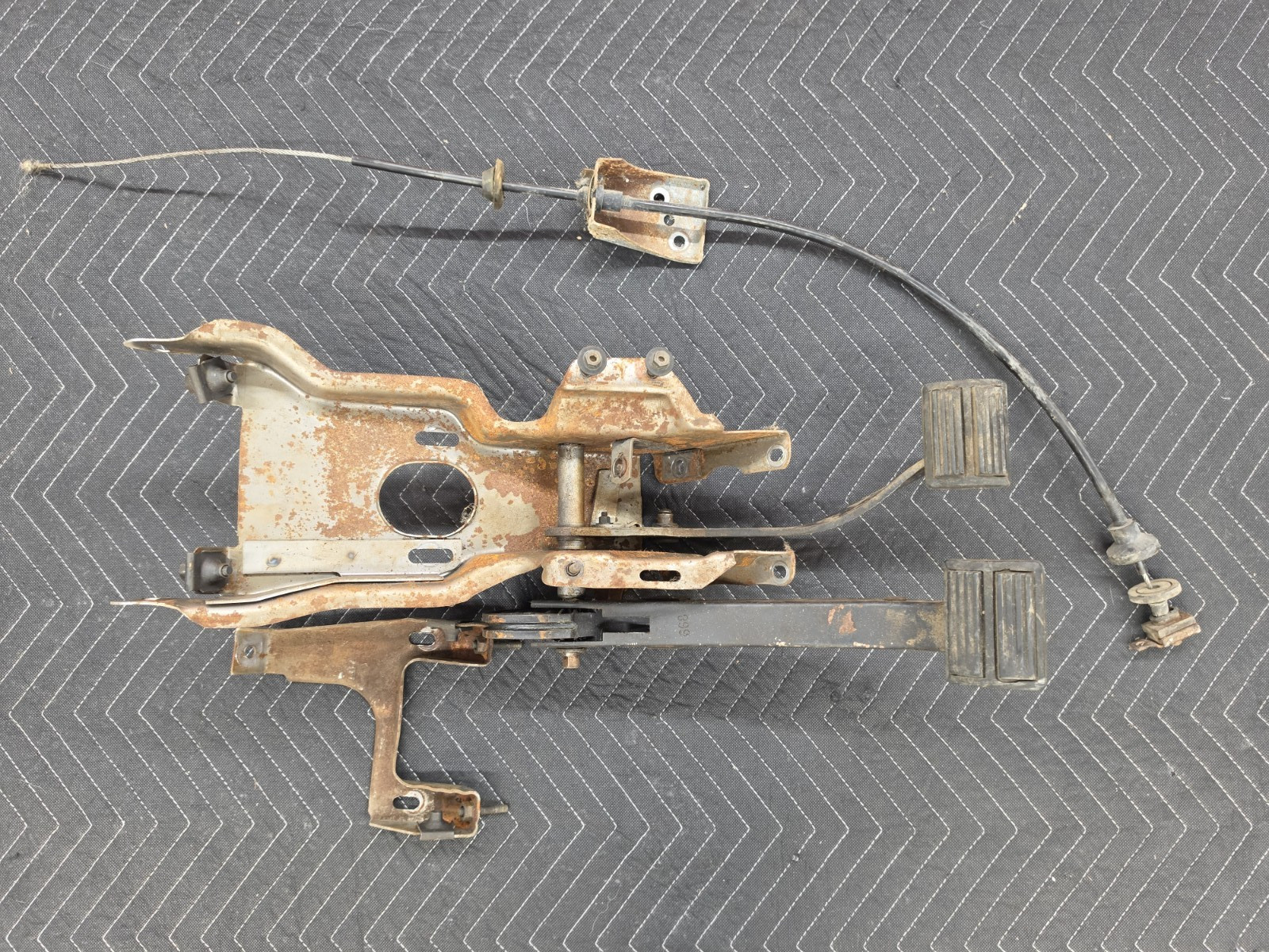 1984 -1986 Dodge Daytona Turbo Z - CS Chrysler Laser XT 5-speed Clutch Pedal