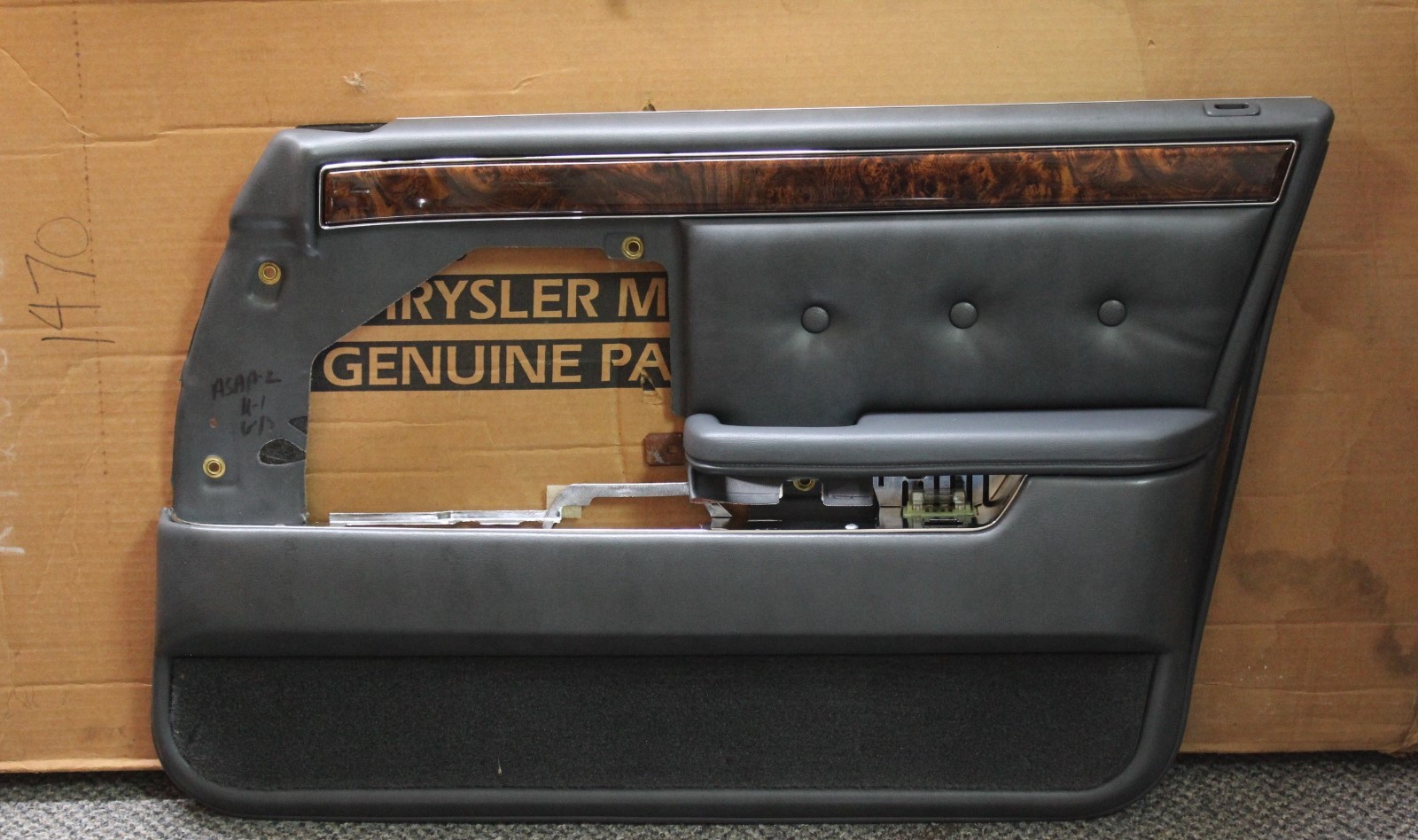 NOS OEM Mopar Right-Hand Interior Door Panel K128GS8 1989-1993 Dodge Dynasty