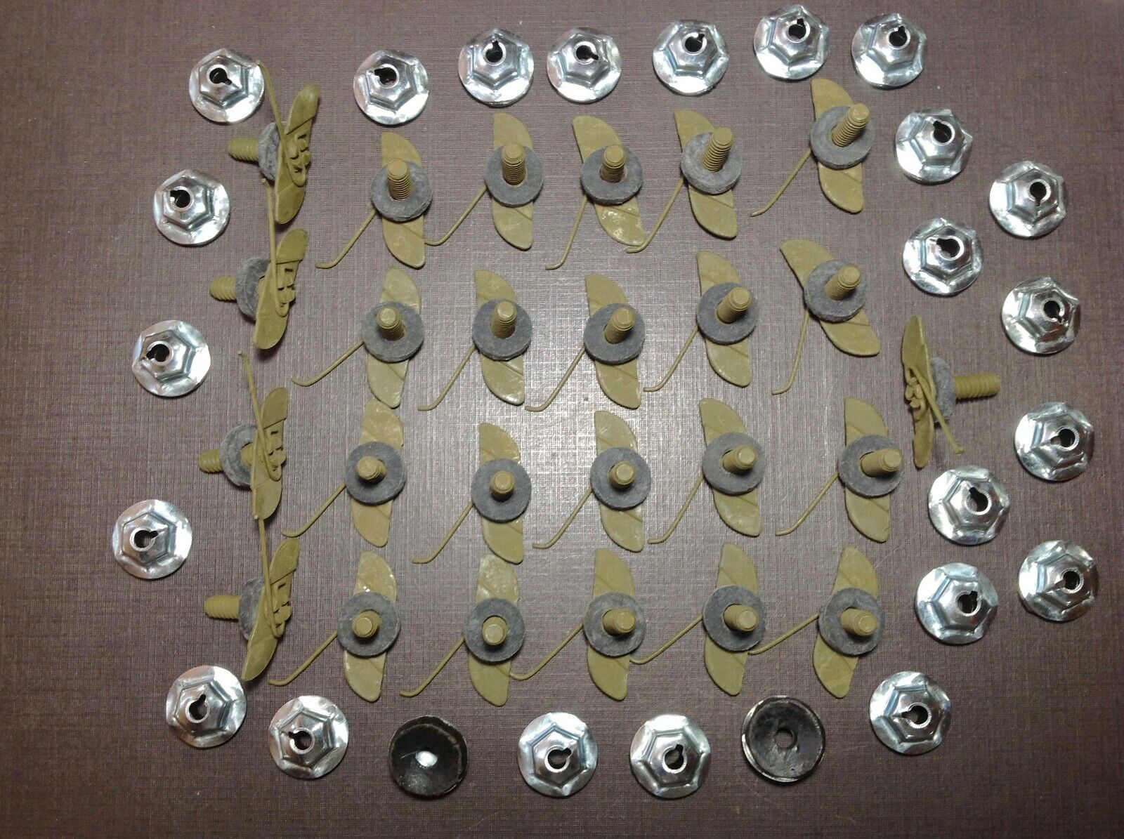 25pcs for Plymouth fender quarter moulding clips sealer nuts 3/4\