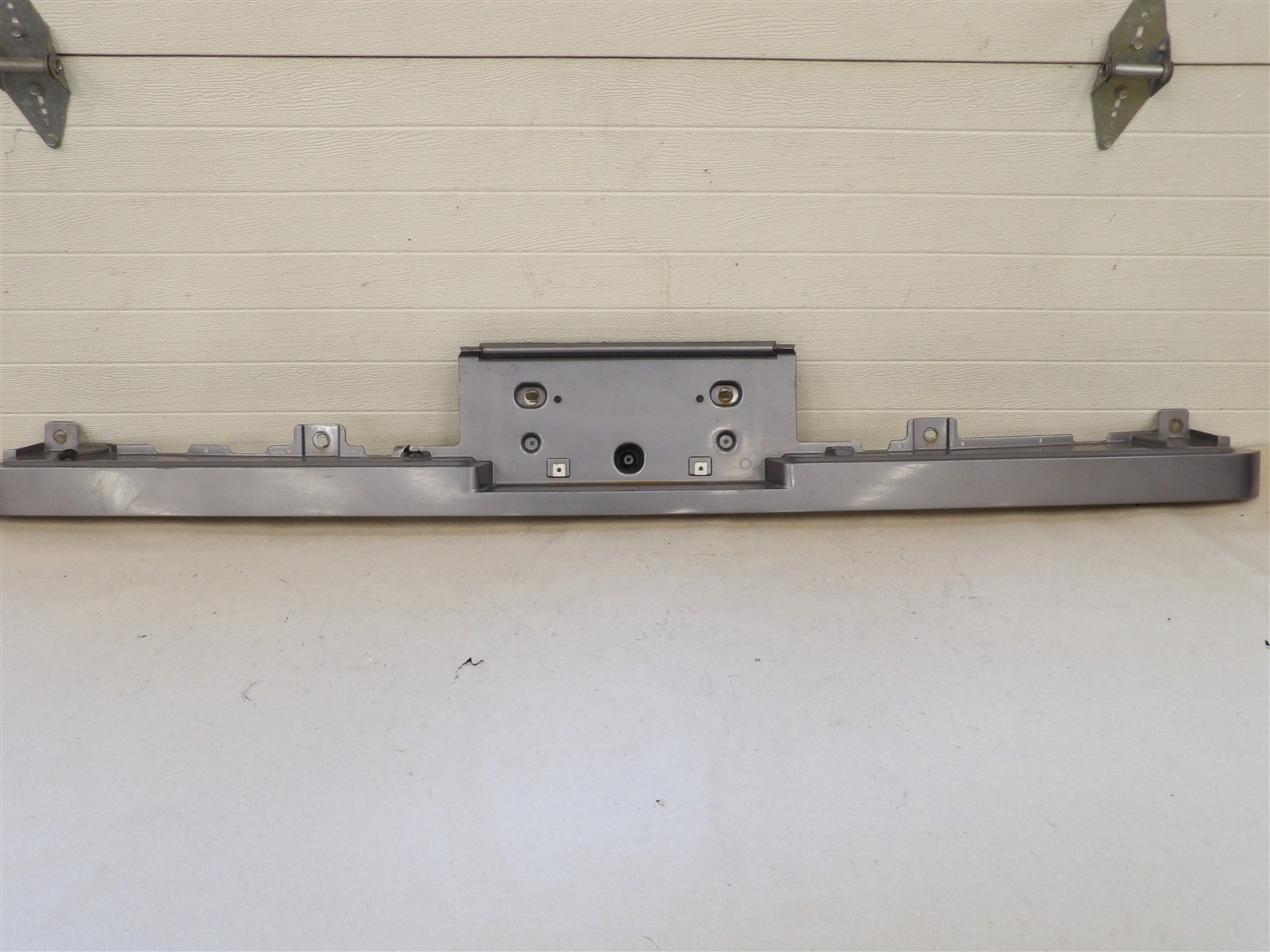 OLDSMOBILE 88 EIGHTY EIGHT 1990-1991 REAR BODY TAILLIGHT TAIL FINISH PANEL GRAY