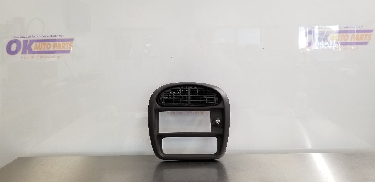 99 PLYMOUTH PROWLER DASH PANEL DASHBOARD RADIO TRIM BEZEL WITH VENTS