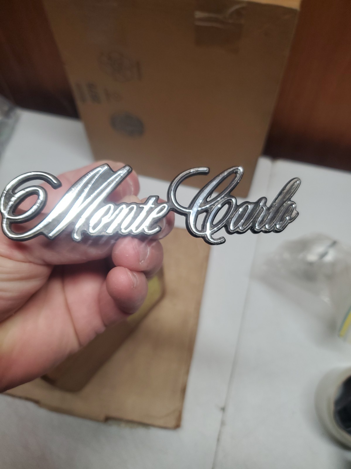 1973 - 1977 Chevrolet Monte Carlo Fender Emblem Used GM 328945 ONLY HAS 1 PIN OE