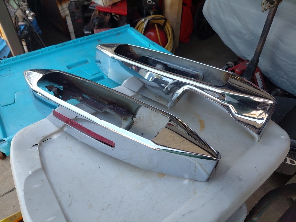 1990-92 Cadillac Brougham Fleetwood Chrome Tail Light Housing Set